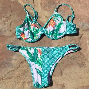 2 Piece swim suit size M top and bottom